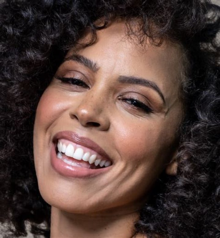 
Amirah Vann Height, Weight, Net Worth, Age, Birthday, Wikipedia, Who, Nationality, Biography 