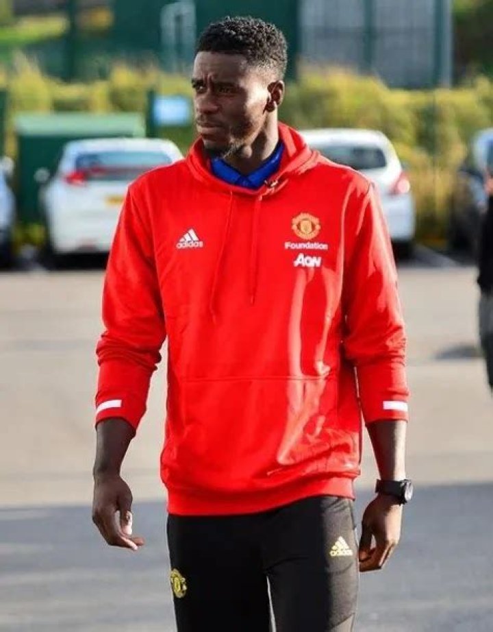 
Axel Tuanzebe Height, Weight, Net Worth, Age, Birthday, Wikipedia, Who, Nationality, Biography 
