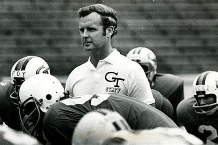 
Bill Fulcher, Ex-Georgia Tech Football Coach, dies at 88 