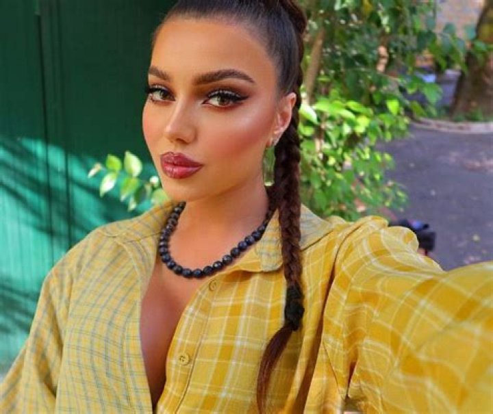 
Christina Podolyan Height, Weight, Net Worth, Age, Birthday, Wikipedia, Who, Nationality, Biography 