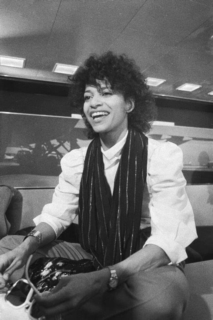 Debbie Allen Height, Weight, Net Worth, Age, Birthday, Wikipedia, Who, Nationality, Biography