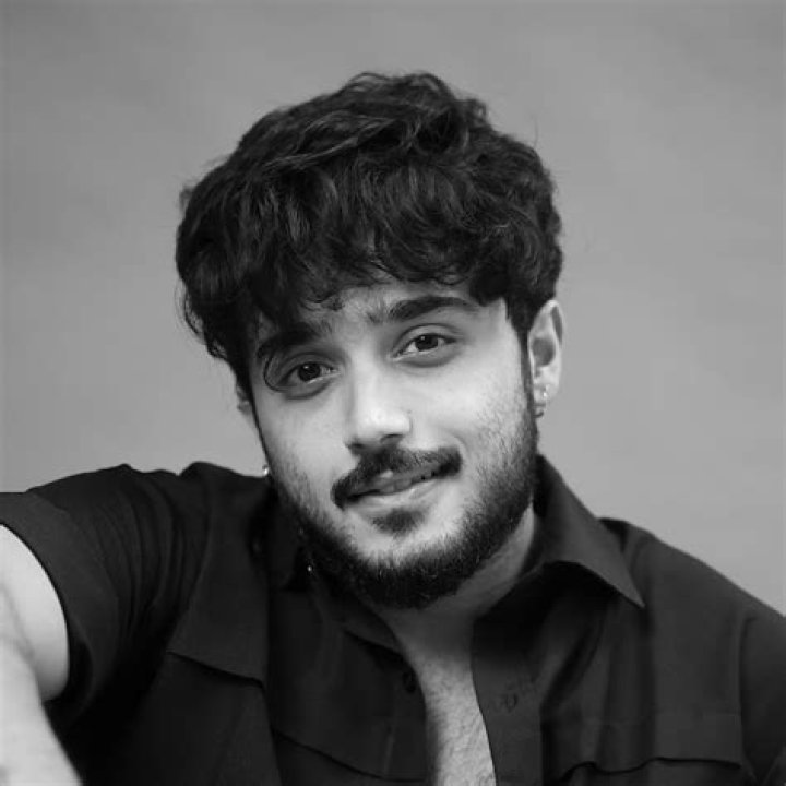 
Devanshu Mahajan Height, Weight, Net Worth, Age, Birthday, Wikipedia, Who, Nationality, Biography 