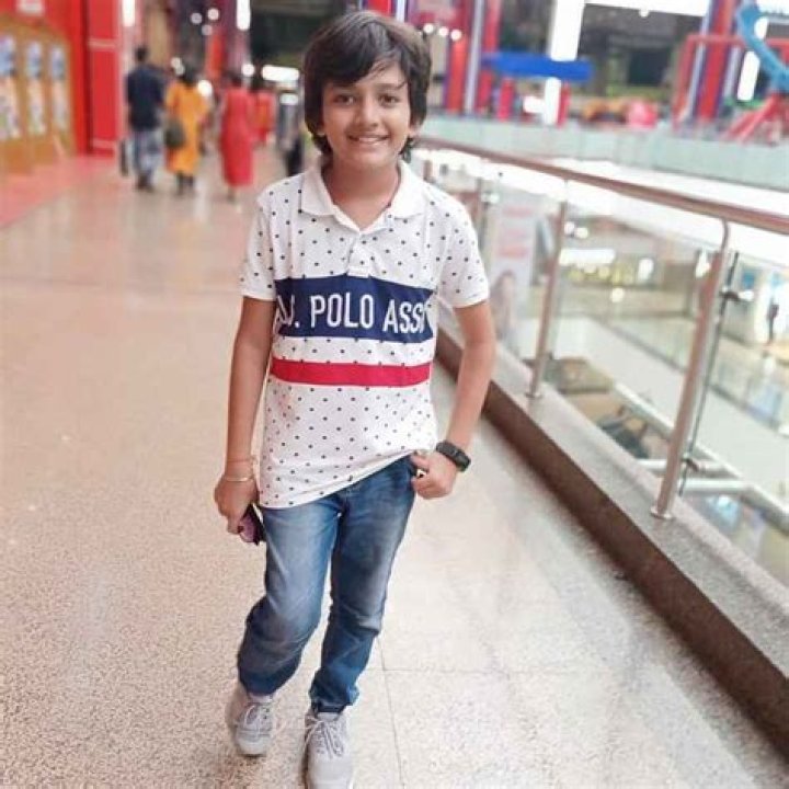 Dwij Vala Height, Weight, Net Worth, Age, Birthday, Wikipedia, Who, Instagram, Biography