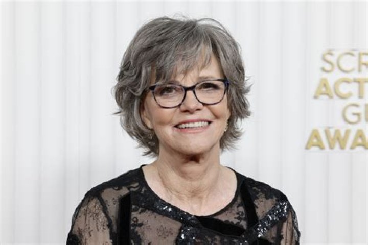 
Is Sally Field Still Alive? How Many Children Does Sally Field Have? Sally Field Age, Net Worth And Movies 