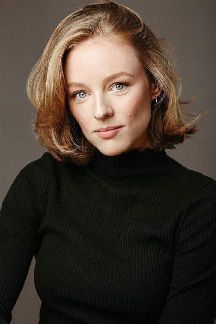 Kelly Van der Burg Height, Weight, Net Worth, Age, Birthday, Wikipedia, Who, Nationality, Biography