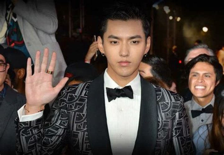 
Kris Wu Height, Weight, Net Worth, Age, Birthday, Wikipedia, Who, Nationality, Biography 
