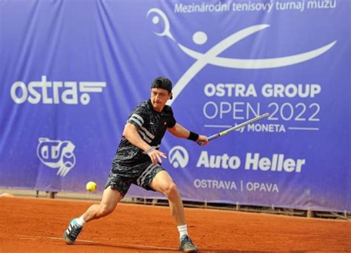 
Meet Ryan Peniston British Parents As Family Cheer Key To Wimbledon Breakthrough 