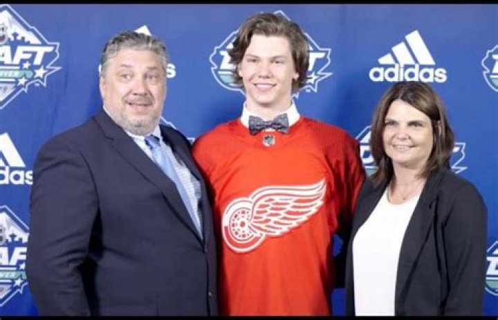 Moritz Seider Parents Kay And Sabine Initially Hesitated About His Ice Hockey Ambitions