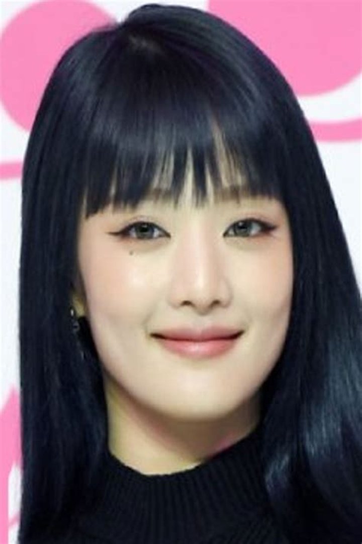 Nicha Height, Weight, Net Worth, Age, Birthday, Wikipedia, Who, Nationality, Biography