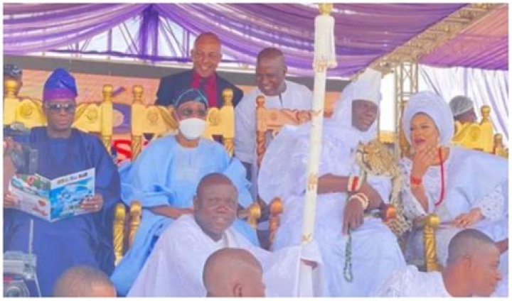 
Ooni Of Ife And New Wife, Mariam Make A First Public Appearance 