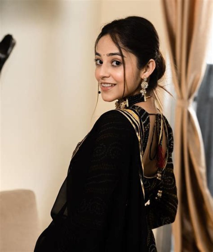 
Riya Verma Height, Weight, Net Worth, Age, Birthday, Wikipedia, Who, Nationality, Biography 