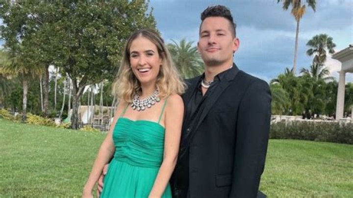 Sara Escobar Is Pregnant With Her Husband Mauricio Montaner, Family And Net Worth