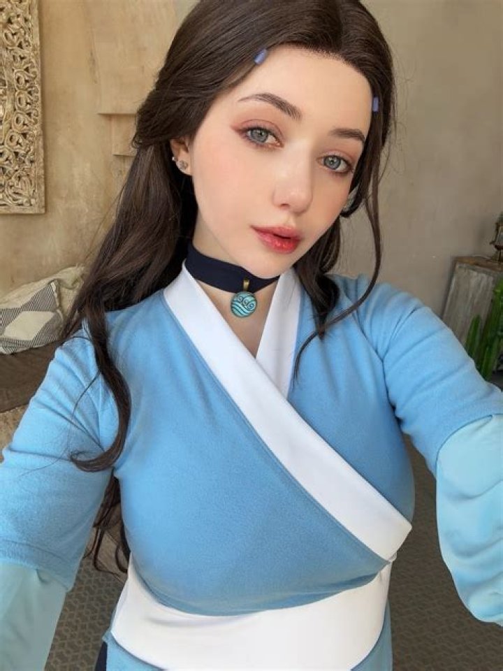 
Shirt Cut Meme IRL On Tiktok, Who Is Cosplayer Alina Becker? 