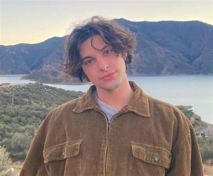 
Troy Juliano Zarba Height, Weight, Net Worth, Age, Birthday, Wikipedia, Who, Nationality, Biography 