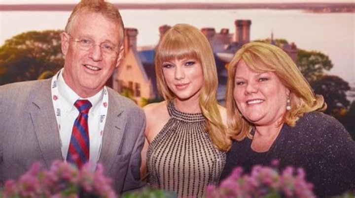 
Who are Taylor Heinicke Parents? Taylor Heinicke Biography, Parents Name and More 