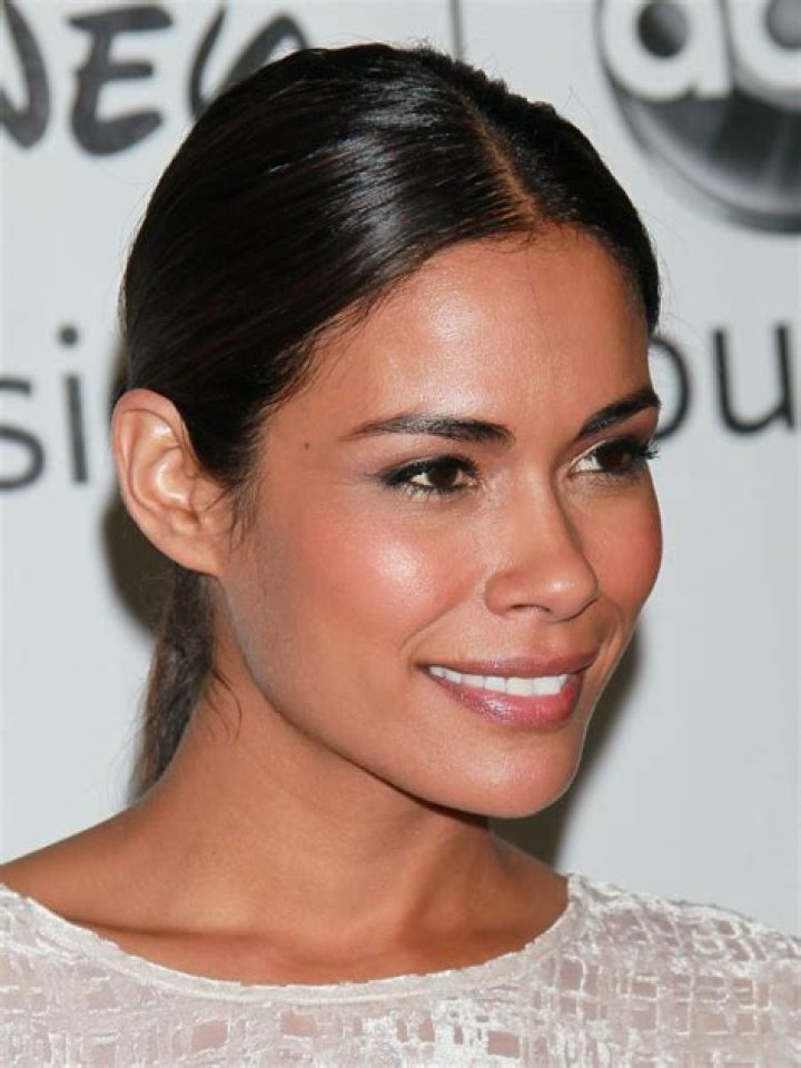 
Who is Daniella Alonso from ‘Revolution’? Husband, Net Worth 